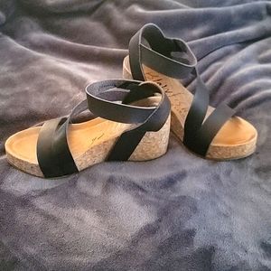 Blowfish Malibu wedges size 7.5